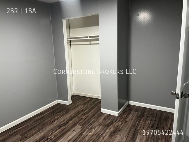 Building Photo - 213 E Edmunds St