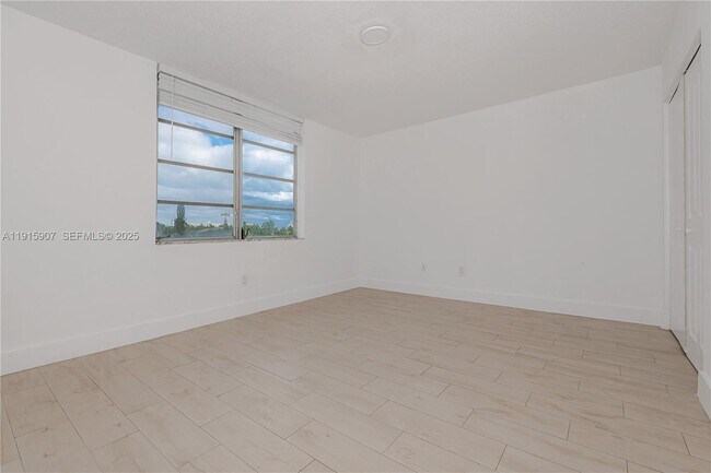 Building Photo - 631 Jefferson Ave