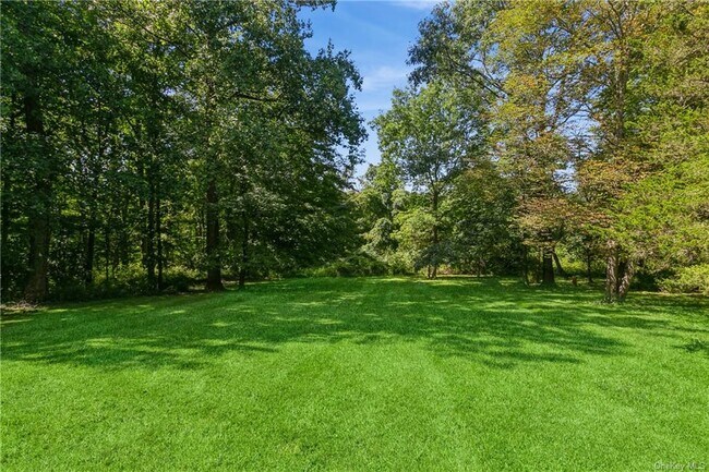 Building Photo - 61 Oak Hollow