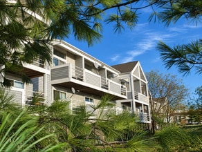 Building Photo - 1617 Troy Dr