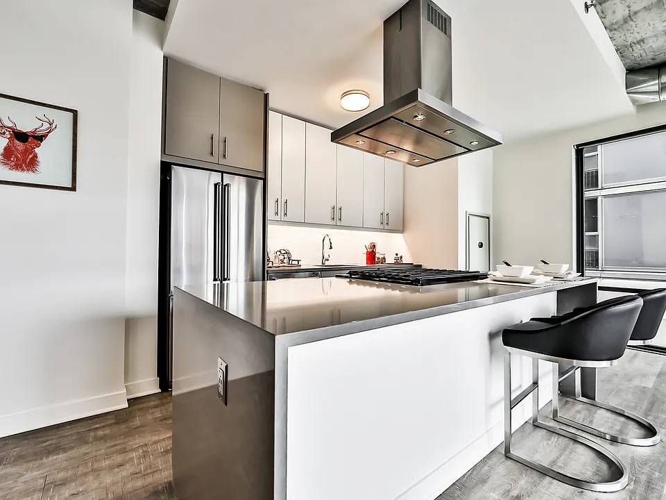 Building Photo - 475 E Ohio St