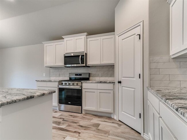 Building Photo - 12104 Rockbed Dr