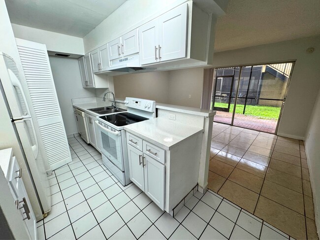 Primary Photo - 4425 Treehouse Ln