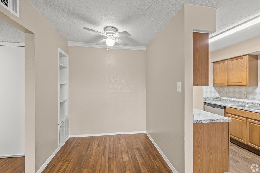 Building Photo - 3240 Bonnie Dr