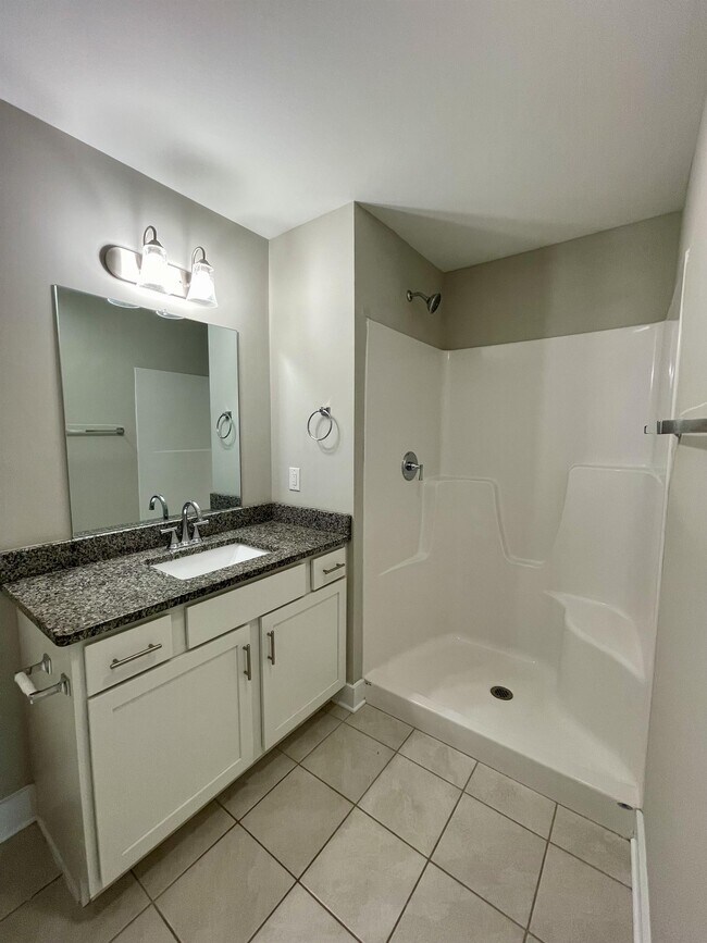 Building Photo - 93 Warwick Dr