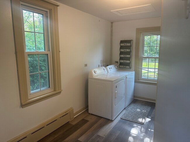 Building Photo - 3896 Drexel Ave