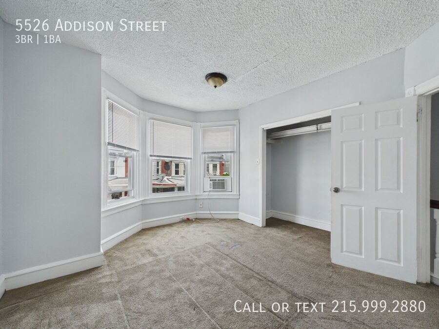 Building Photo - 5526 Addison St