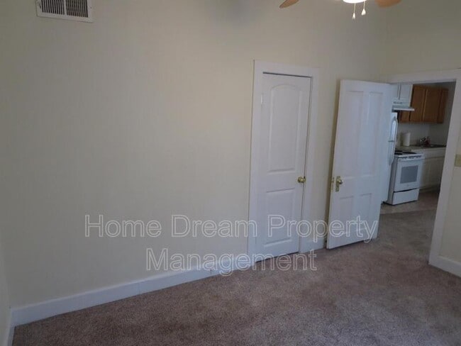 Building Photo - 961 Bryant Ave