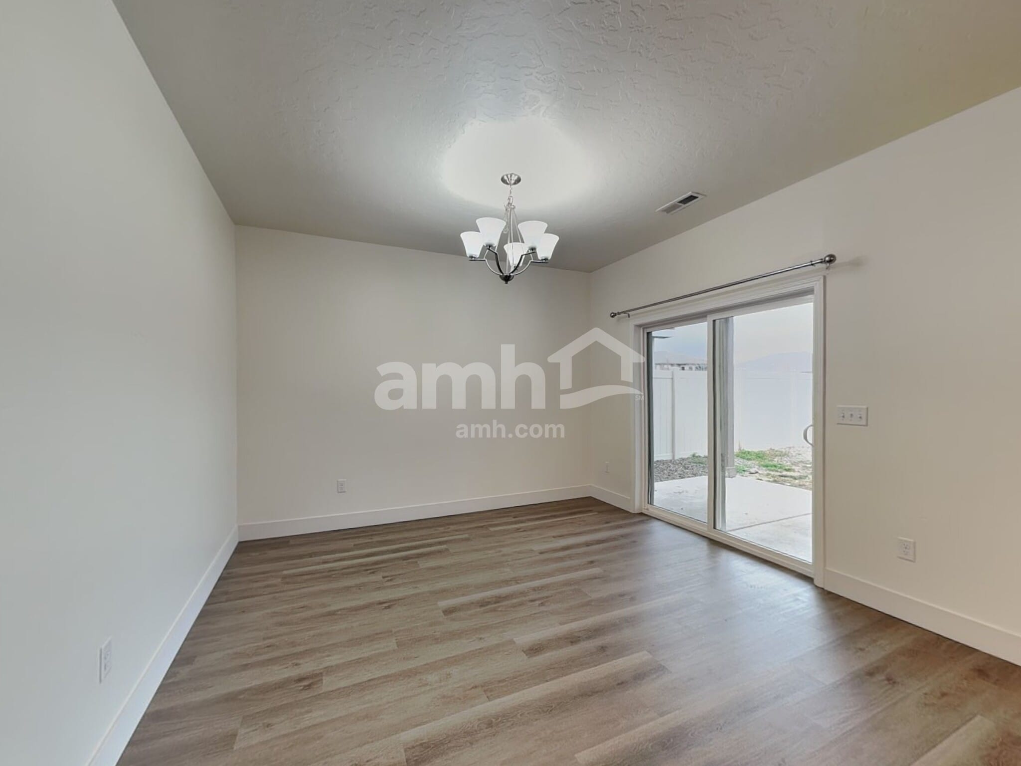 Building Photo - 302 E Sicily Dr