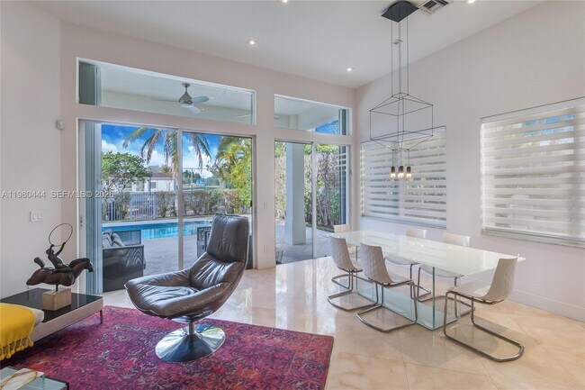 Building Photo - 1651 NE 196th St