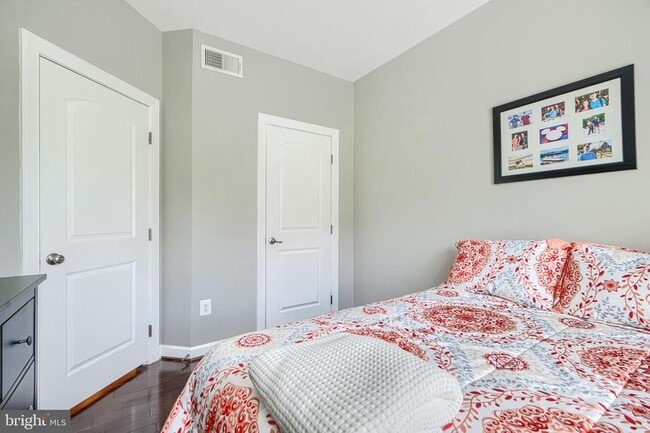 Building Photo - 432 Grand St