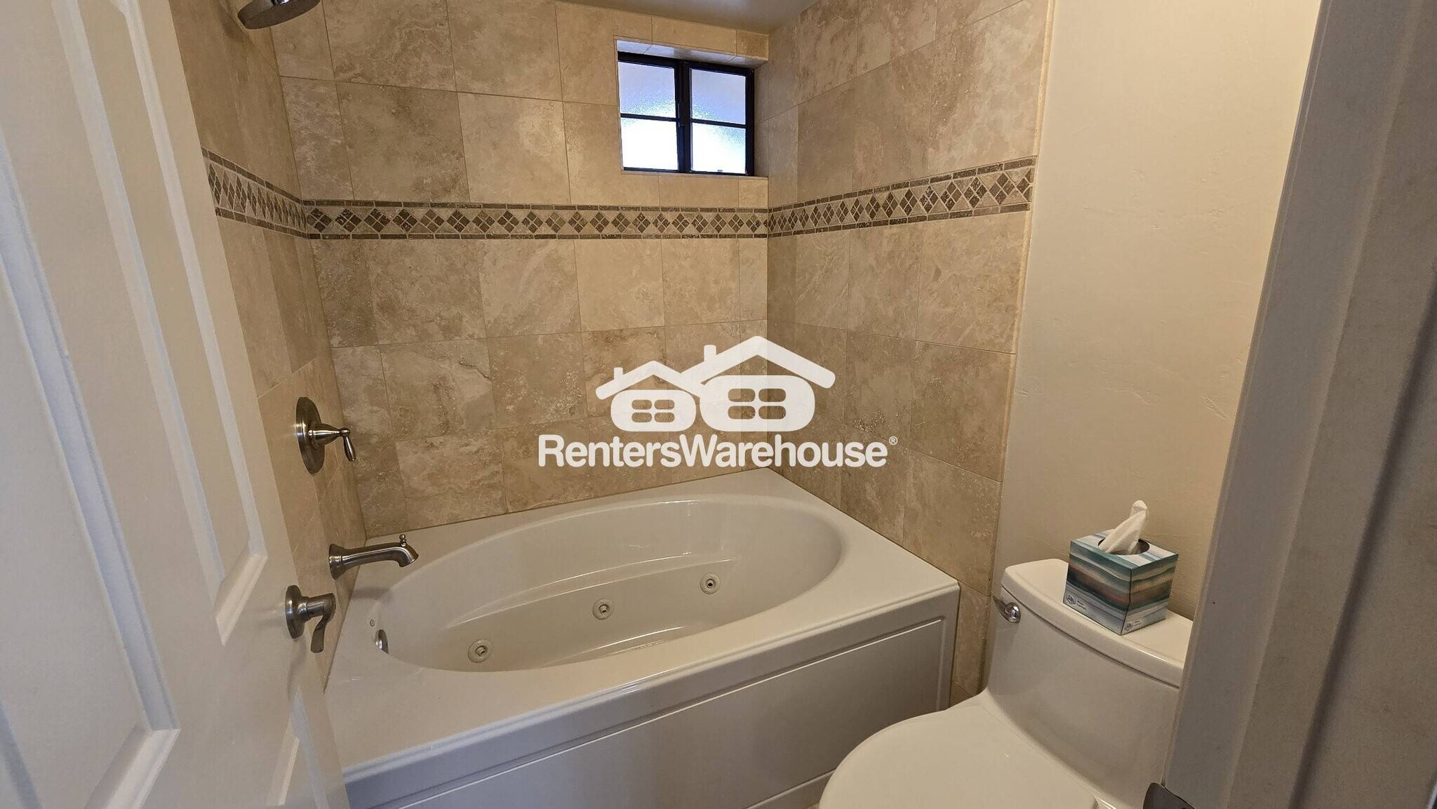 Building Photo - 311 E Suntree St