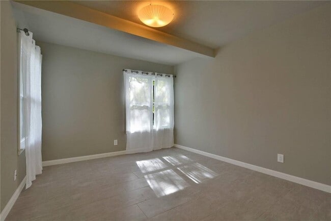 Building Photo - 1408 Broadmoor Dr