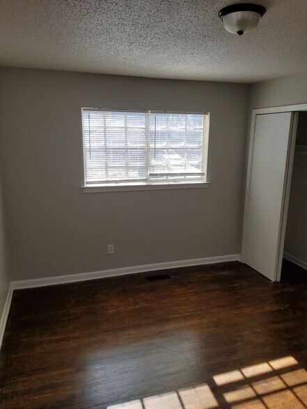 Building Photo - 4558 Almo Ave