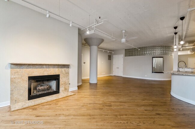 Building Photo - 411 W Ontario St