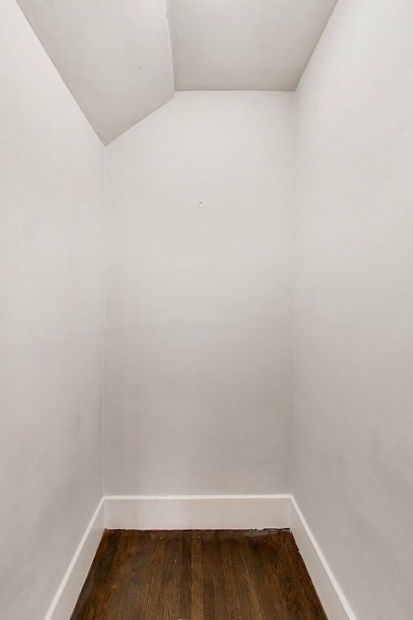 Building Photo - 825 55th St
