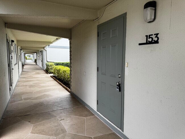 Building Photo - 153 Monaco Way