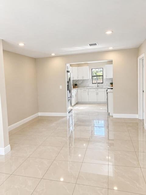 Building Photo - 5163 Club Rd