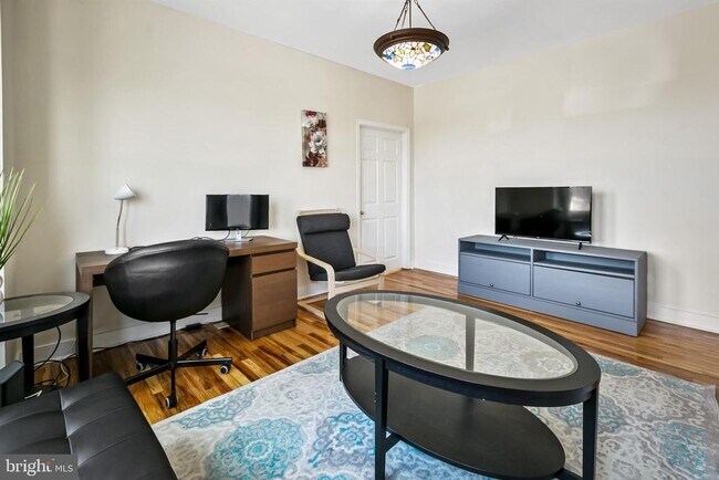 Building Photo - 600 N Linwood Ave