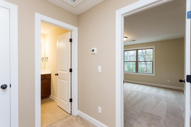 Building Photo - 2506 E Main St