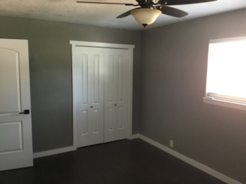 Building Photo - 2712 Palmetto Dr