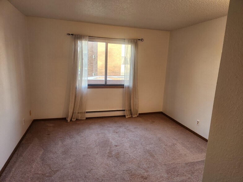 Bedroom - 4 Pine Tree Dr