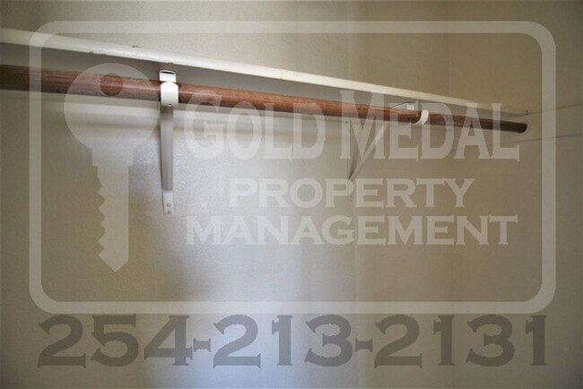 Building Photo - 4509 Deek Dr