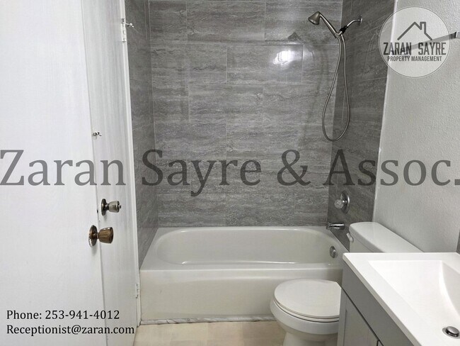 Building Photo - 251