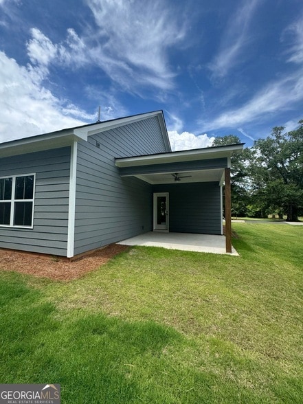 Building Photo - 201 Oak Ave