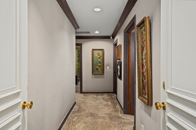 Building Photo - 575 N Beverly Glen Blvd