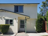 Building Photo - East Medford - 3 bed 1.5 bathroom 2 story duplex