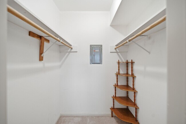 Building Photo - 15575 Marina Dr