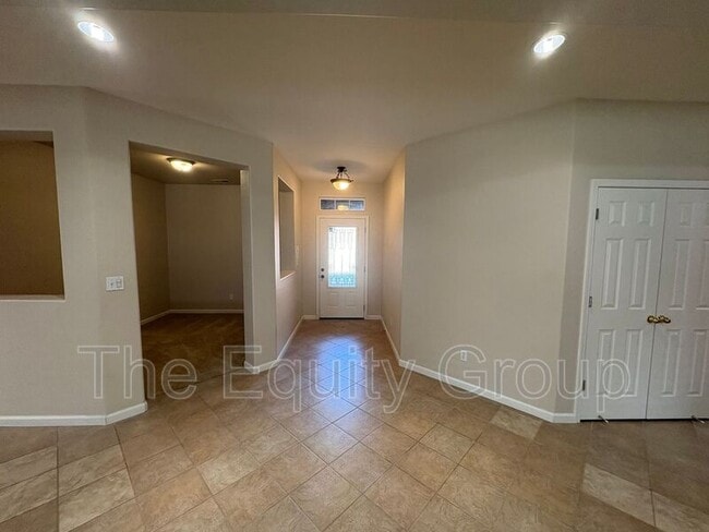 Building Photo - 4911 W Elkhorn Ave