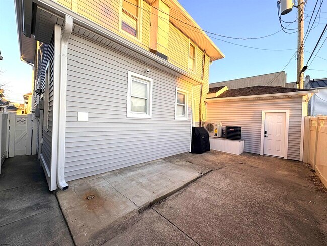 Building Photo - 6 N Jasper Ave