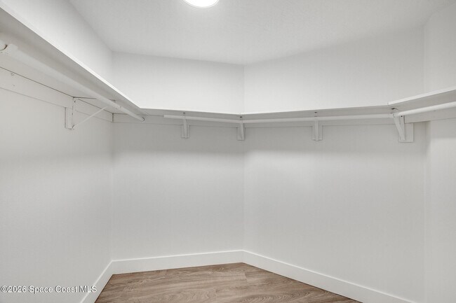Building Photo - 645 Caiman St