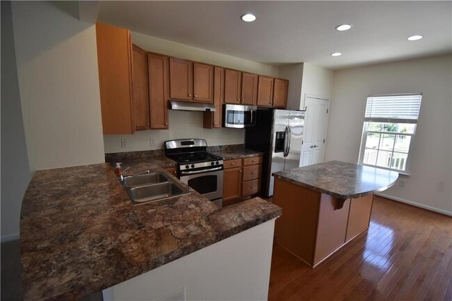 Building Photo - 1 White Rose Lane