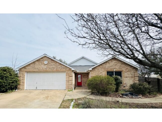 Primary Photo - ******4 BEDROOM IN SEAGOVILLE*****