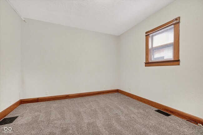 Building Photo - 456 N Centennial St