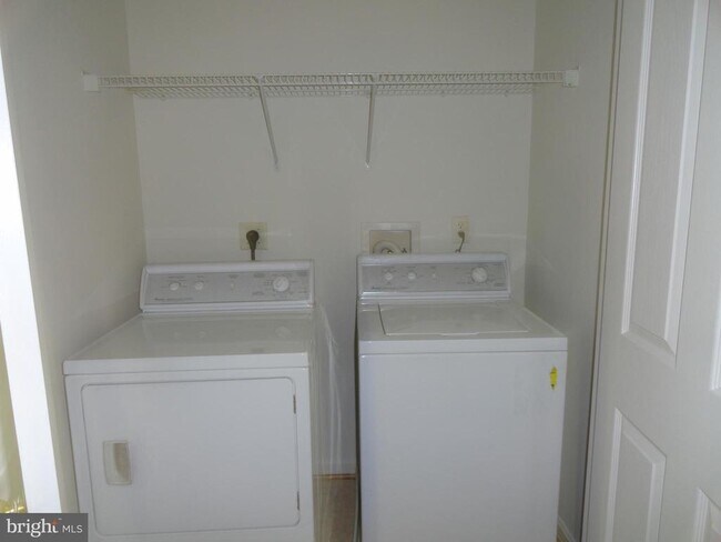 Building Photo - 8708 Hidden Pool Ct