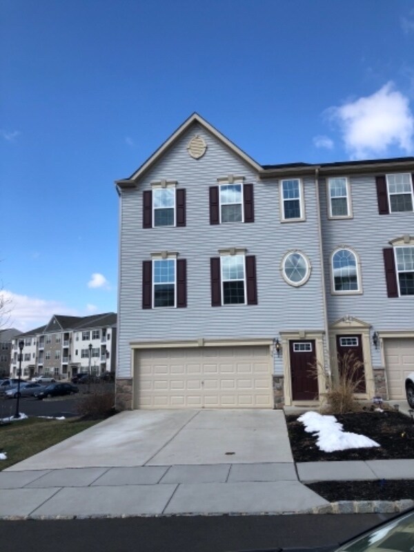 Building Photo - 39 Wallace Rd