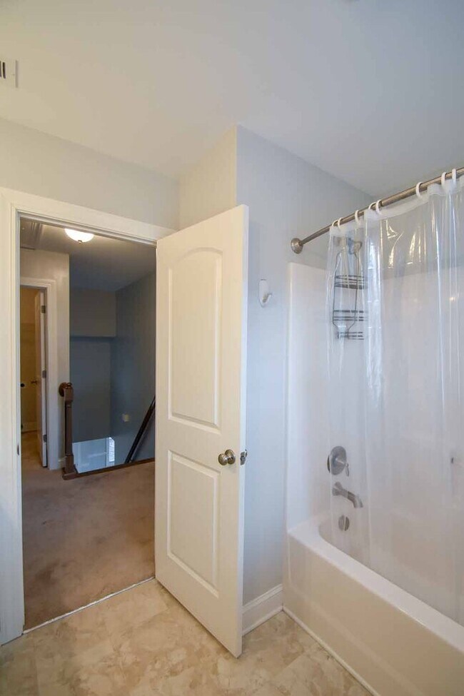Building Photo - HOUSE FOR RENT 2319 GREAT LAUREL COURT