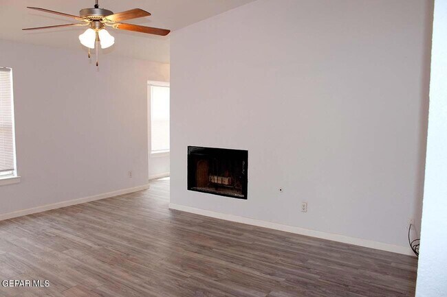 Building Photo - 7572 Plaza Taurina Dr