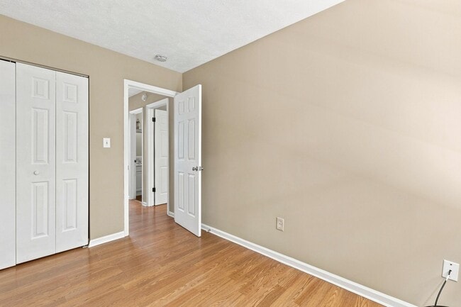 Building Photo - 46 Otsego Dr