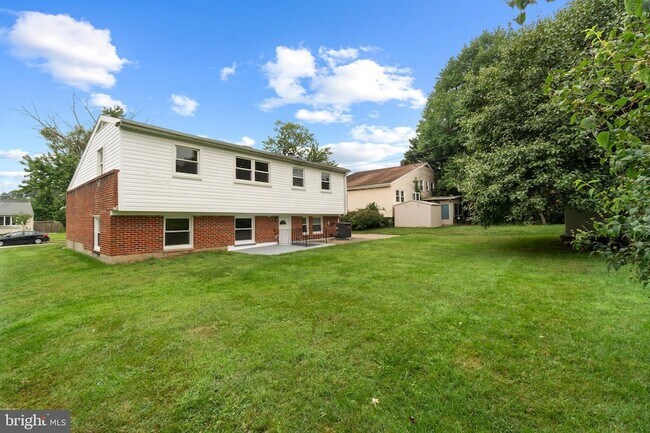 Building Photo - 7904 Subet Rd