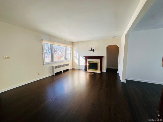 Building Photo - 11 W Glen Ave