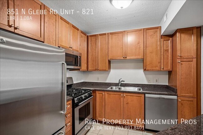 Building Photo - 851 N Glebe Rd