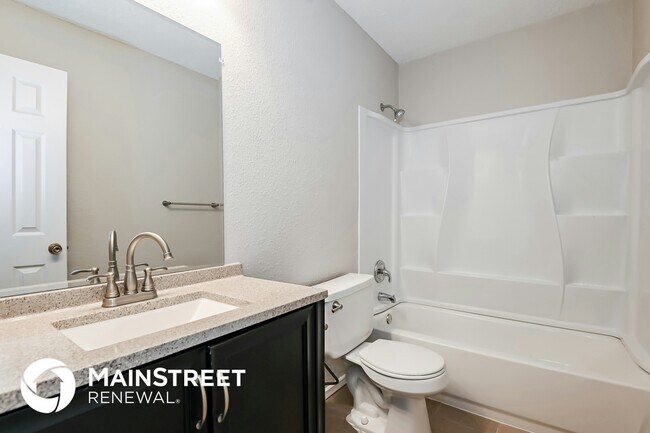 Building Photo - 1320 Greenfield Dr