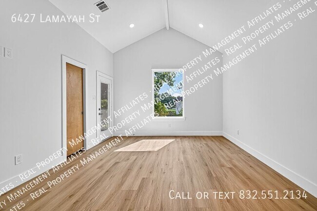 Building Photo - 6427 Lamayah St