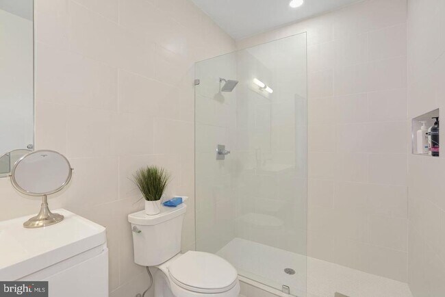 Building Photo - 1495 Gallaudet St NE