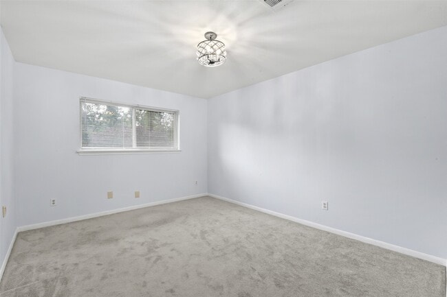 Building Photo - 3838 Glenheather Dr